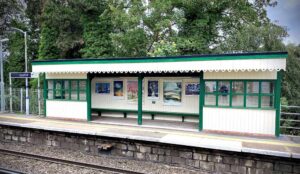 The waiting shelter at Eynsford Station has been freshly painted in green and cream.