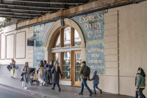 The mosaic façade of the Express Dairy tearoom at London Bridge has been restored. 