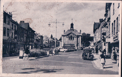 Black and white postcard of Henley Town Hall in the 1950s.