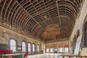 The waiting room at Peckham Rye station has been reopened after 30 years. 